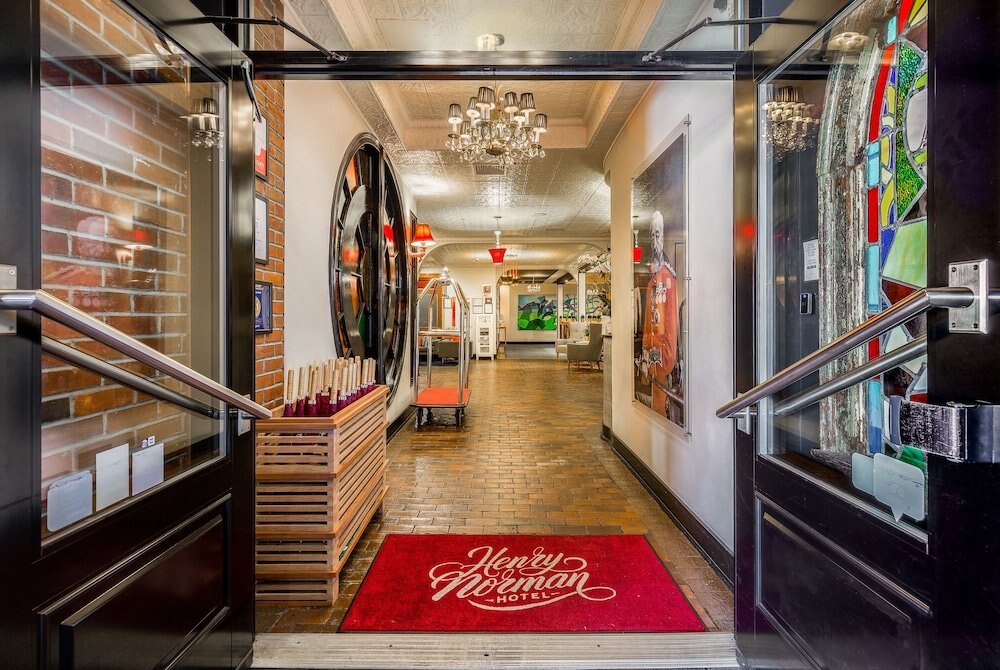 Henry Norman Hotel