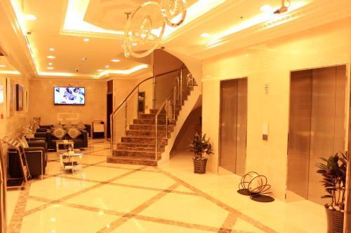 Montreal Naif Hotel