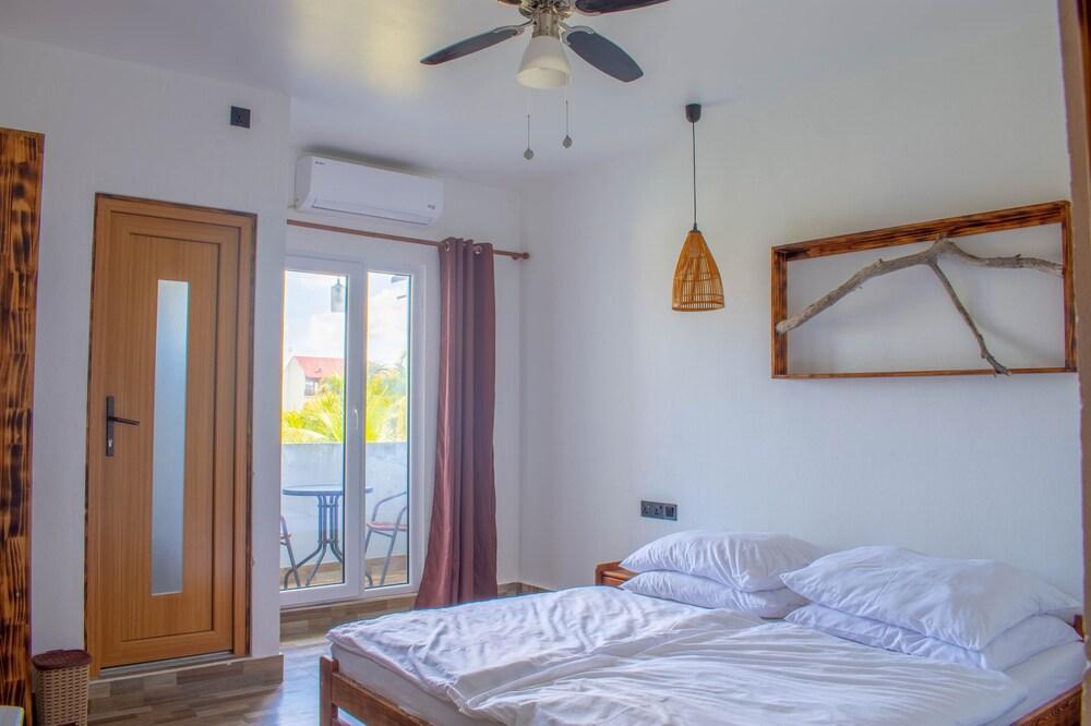 Dhiffushi Inn