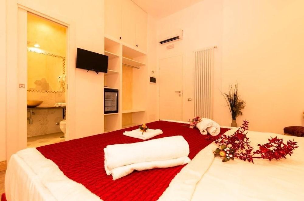 Roma Charming Rooms