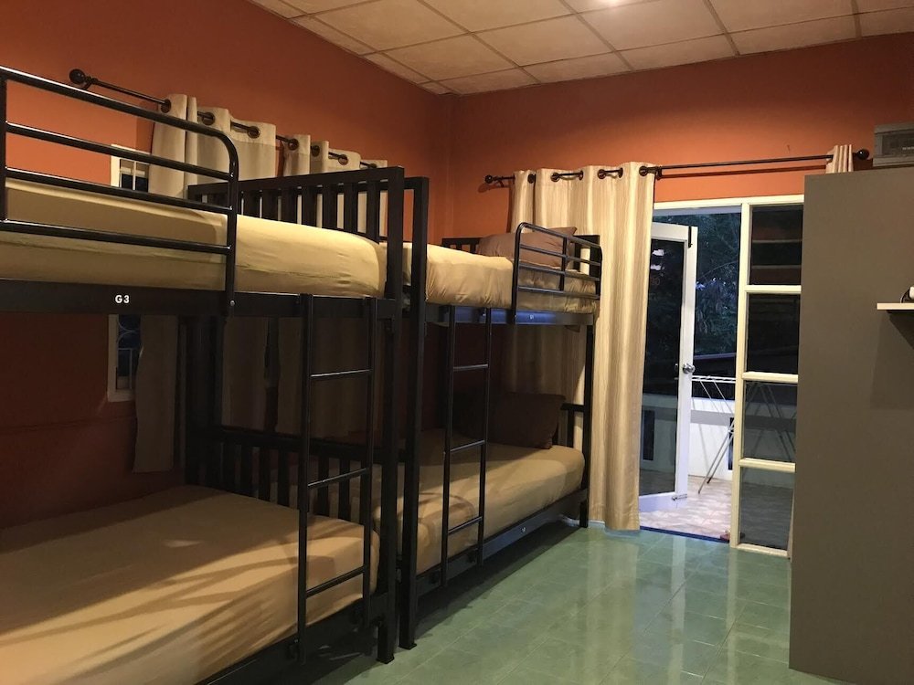 Chill Inn Beach Cafe & Hostel