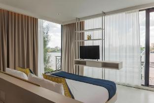 V VAREE Bangkok