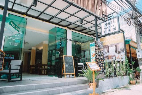 iNest Poshtel