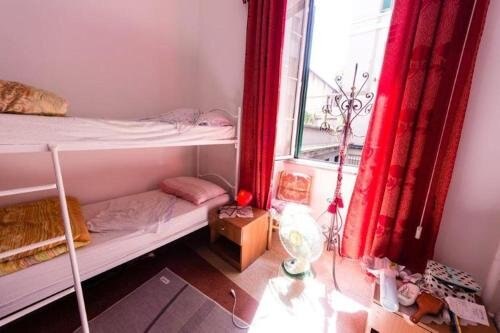 SUNSHINE HOSTEL