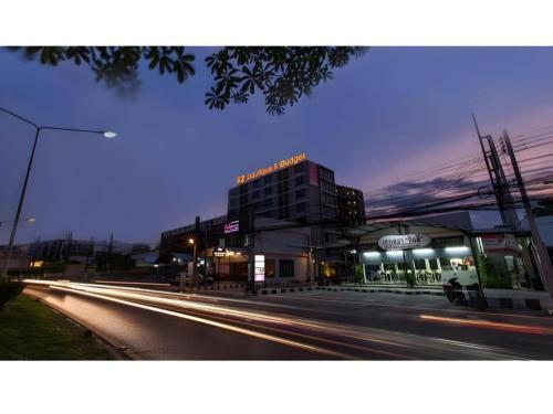 B2 Phuket Boutique & Budget Hotel