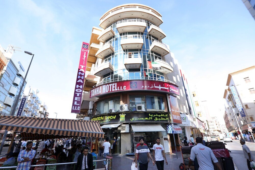 Tanha Hotel