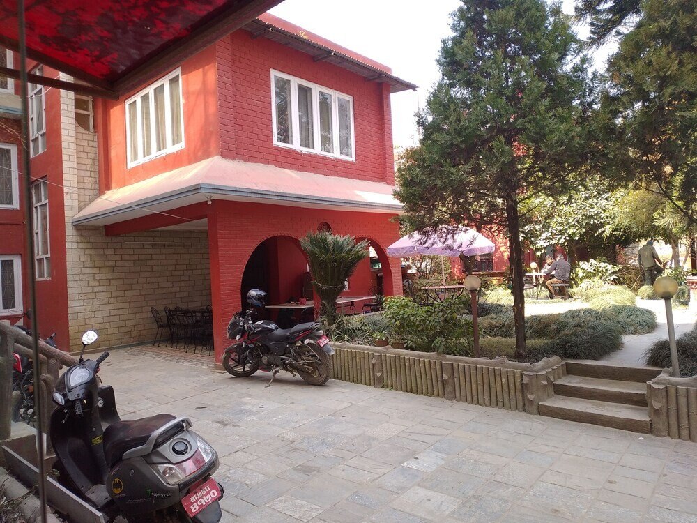 Hotel Green Plum