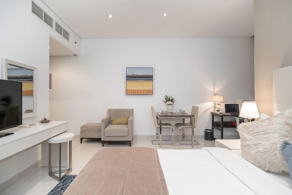 HiGuests - Damac Maison