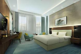S19 Hotel-Al Jaddaf Metro Station