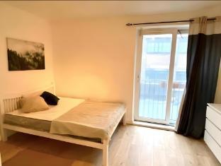 Hoxton Studios by PrimeCityHosts