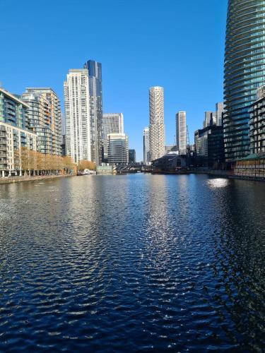 WNS Apartments Canary Wharf