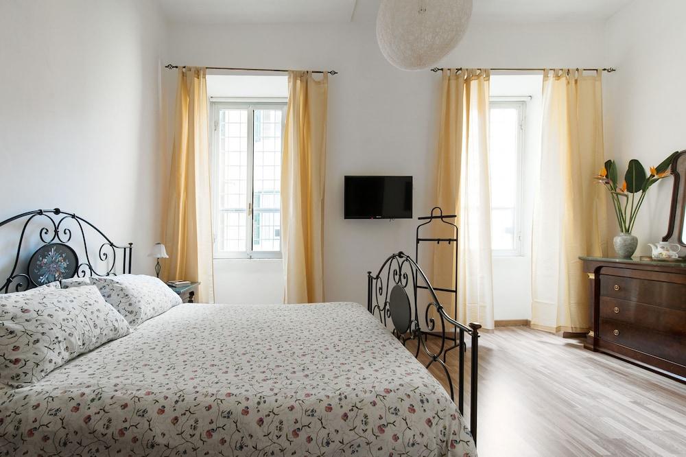 Rome Center Rooms