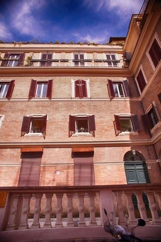 Domus Real Cardello