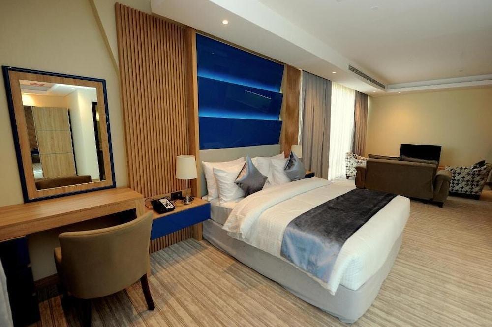 Almansour Suites Hotel Doha