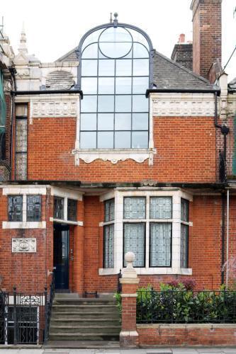 St Paul's Studios apartment