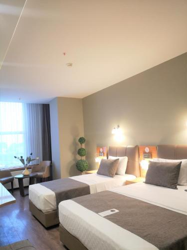 Grand Plaza Hotel