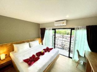 Room Actually Service Apartment
