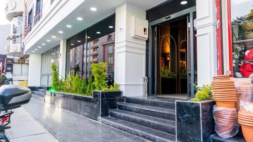GRAND MOON HOTEL