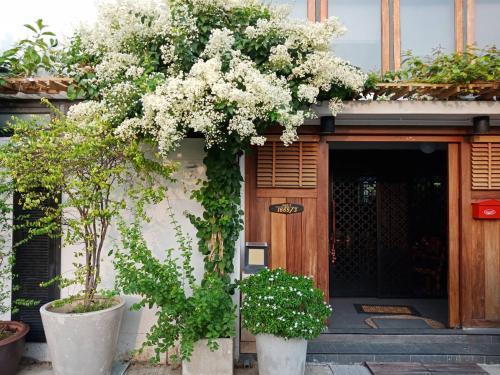 liaw base house