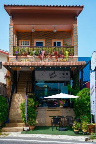 Passion Nai Harn Guesthouse