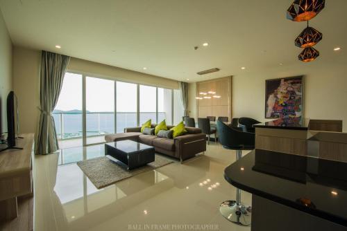 Movenpick Residences Pattaya with Ocean View