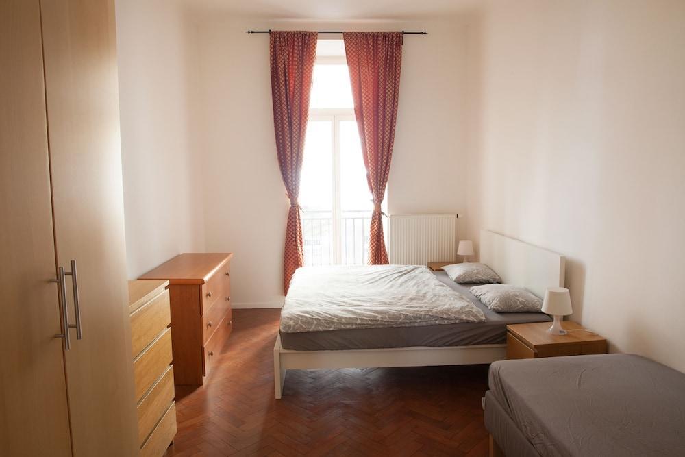 Spacious 2 Bedroom Apartment With Nice Terrace