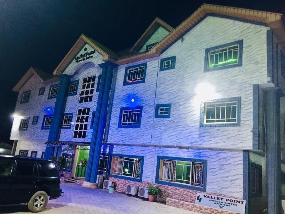 Valleypoint Hotel & Suites