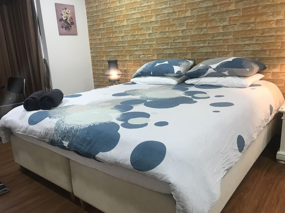 Omnitower cozy apartment