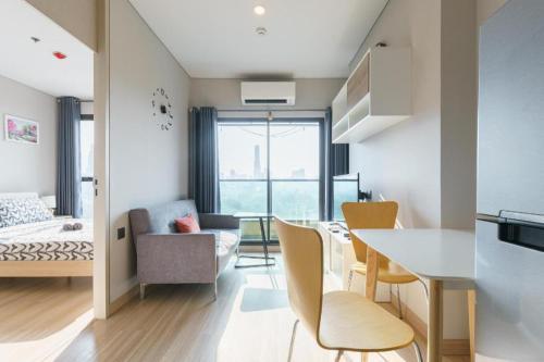 Lumpini Suite Hotel