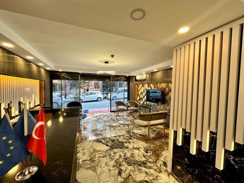 Crowned Exclusive Hotel