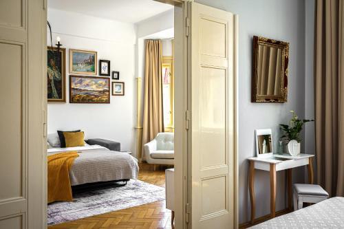 Prague Days - One-bedroom Apartment with Workspace in the Old Town