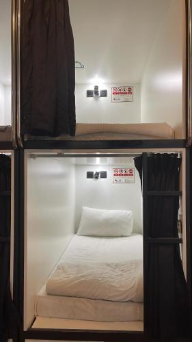 J Capsule Hotel
