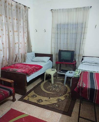 Al Amawi Hostel