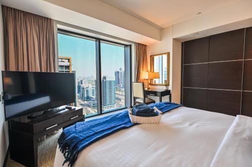 Luxury Apartments - Stunning Marina View - 5-Star Hotel Amenities