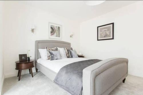 Large Three Bed Duplex Camden