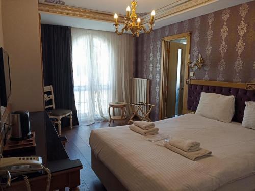 NkALBATROS HOTEL