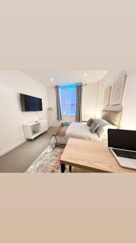 Luxury studio with super fast WiFi gated development