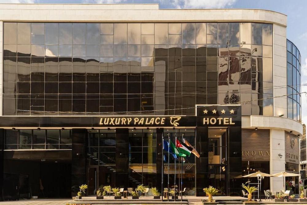 Luxury Palace Hotel