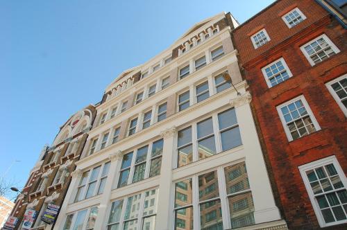 196 Bishopsgate Apartments by DMONTRIO