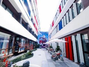 Ultraman Hotel