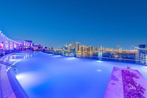 Palm Jumeirah - Rooftop Pool & Beach Access