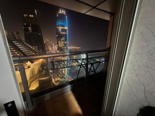 Private Room Steps from Marina Beach Dubai