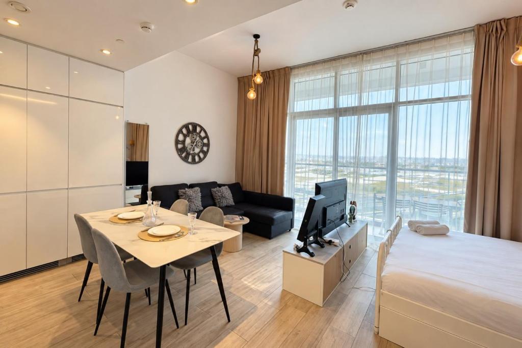 Naseem - Studio One Tower