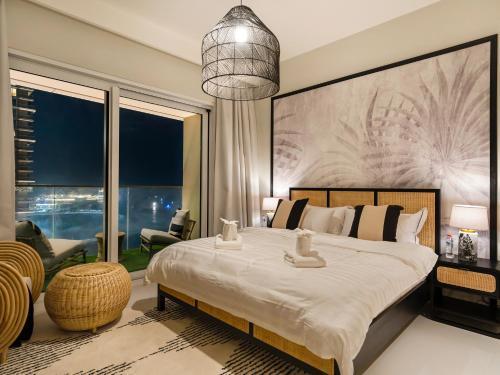 Ultra-Luxury 2 Bedroom Beachfront Escape with Sea Views