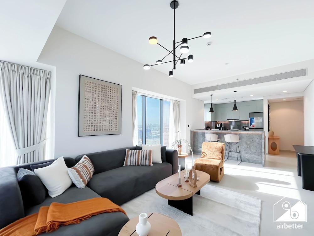 Modern 2BR Haven in Golf Gate Pool & Gym Access