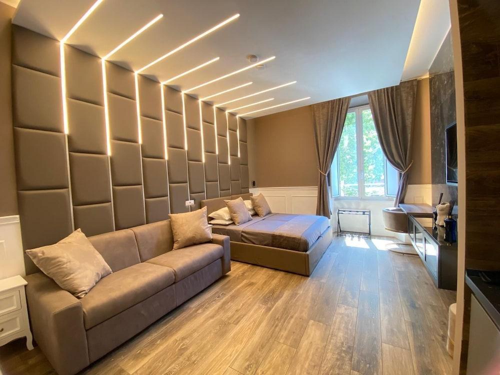 Lary's Rooms