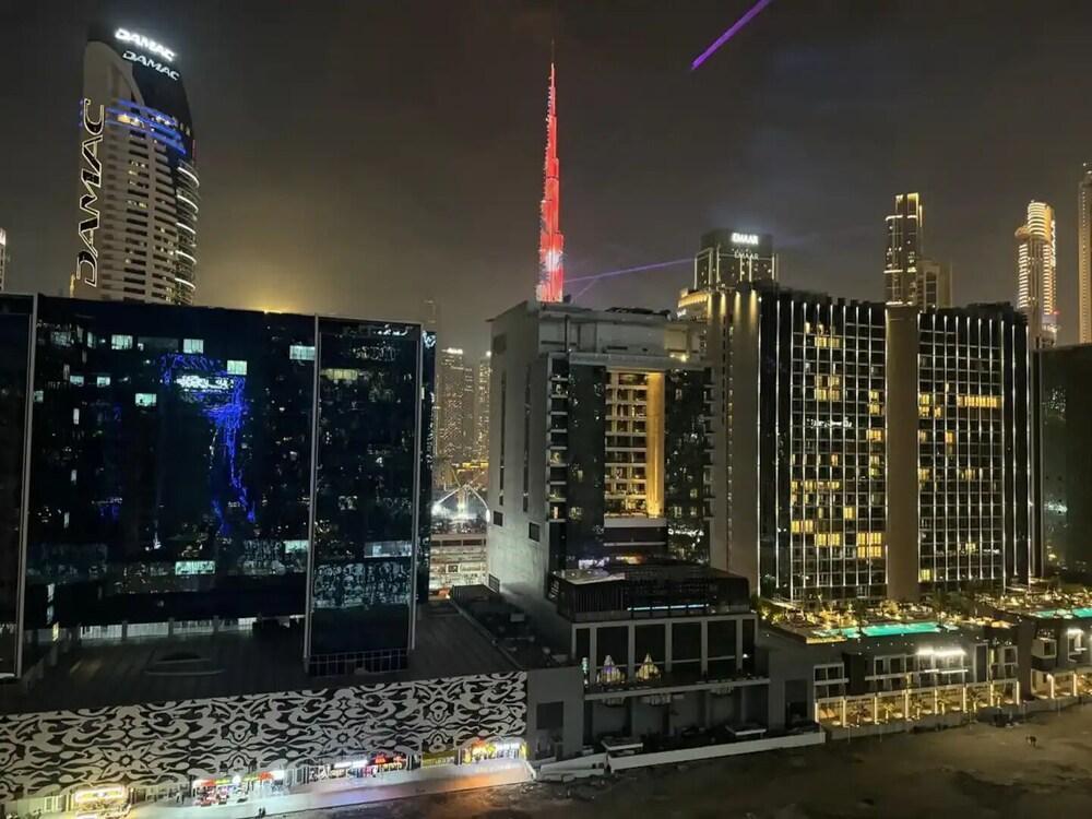 Deluxe 1 BHK Burj Khalifa View