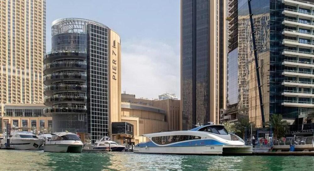 Exquisite 1 Bedroom Marina View
