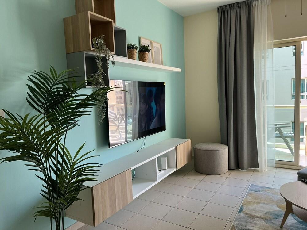 Metro 1 km - Nice Peaceful Central Location