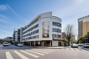 华晶精选酒店(上海外滩南京步行街第九人民医院西藏南站地铁站店)